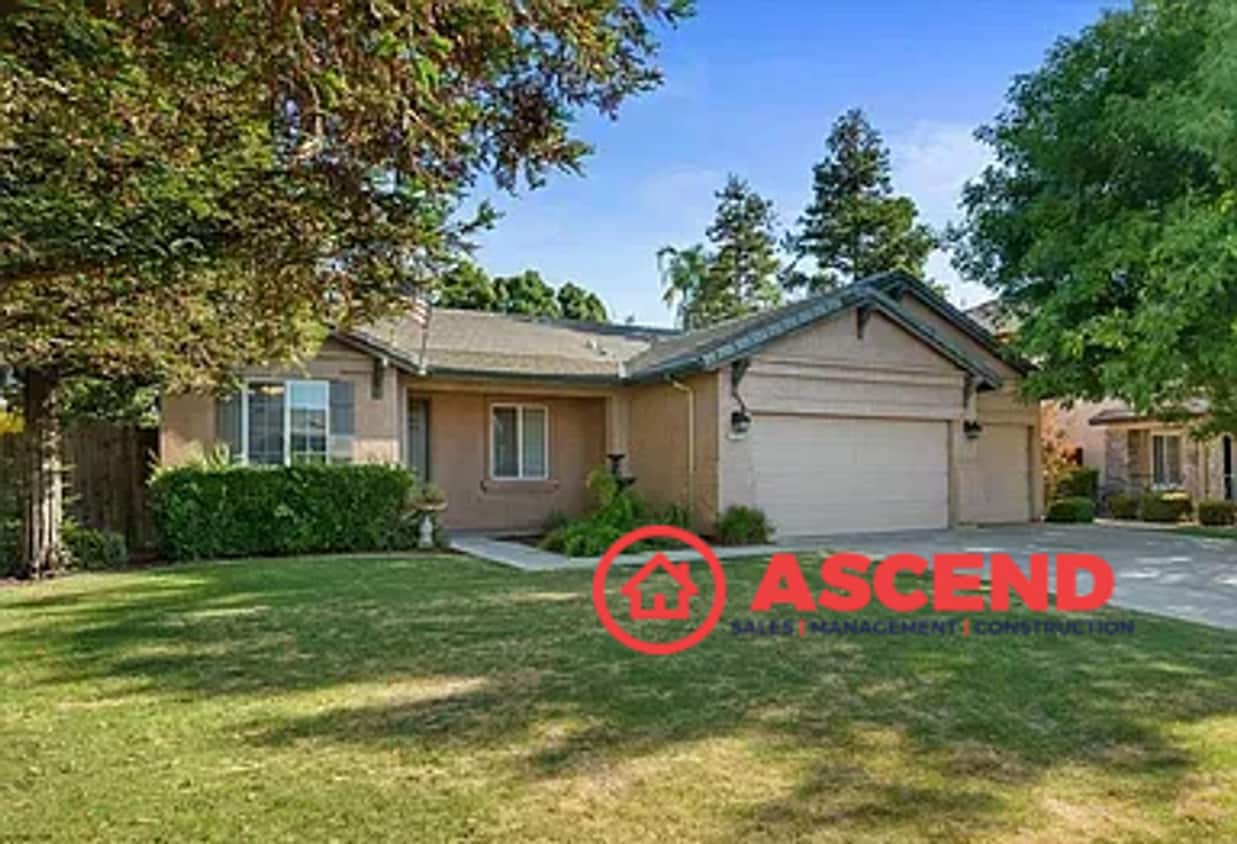 Primary Photo - Stunning Home Home Off Jewetta Ave and Sno...