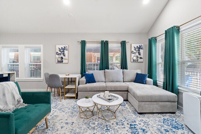 Building Photo - 1124 Brunner Ave