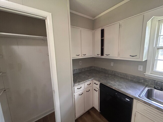 Foto del edificio - 4802 Bluehaven Dr NW