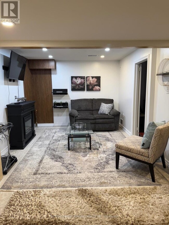 Building Photo - 310 Narinia Crescent