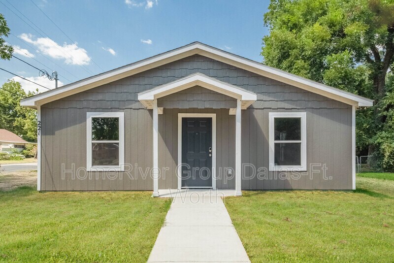Primary Photo - 221 W Tennie St