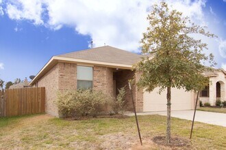 Building Photo - 107 Piney Pathway