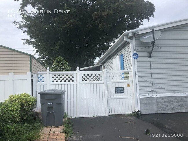 Building Photo - Huge 4/2 Mobile Home in West Boca Raton