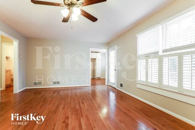 Foto del edificio - 3584 Baywater Ct