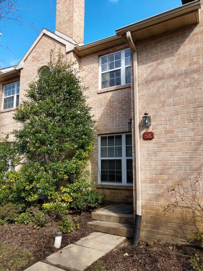 Building Photo - 58 Rampart Dr