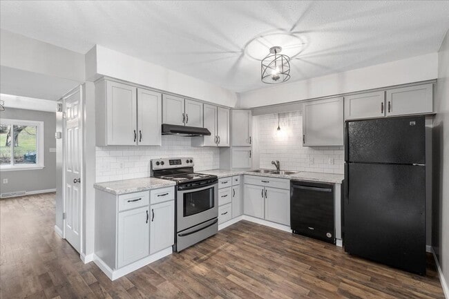 Building Photo - Discover Findlay, a well-located 2-bedroom, 1-bath home in Imperial, PA.
