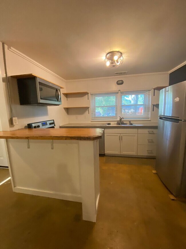 Photo - 170 Griffeth St Apartment