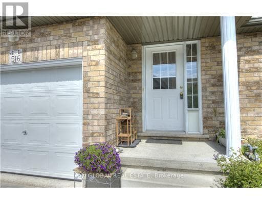 Building Photo - 516 Virginia Creeper St