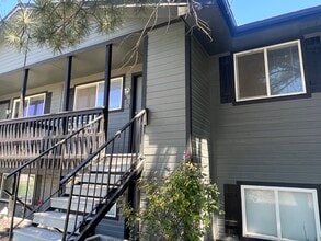 Building Photo - 697 SE 6th Ave