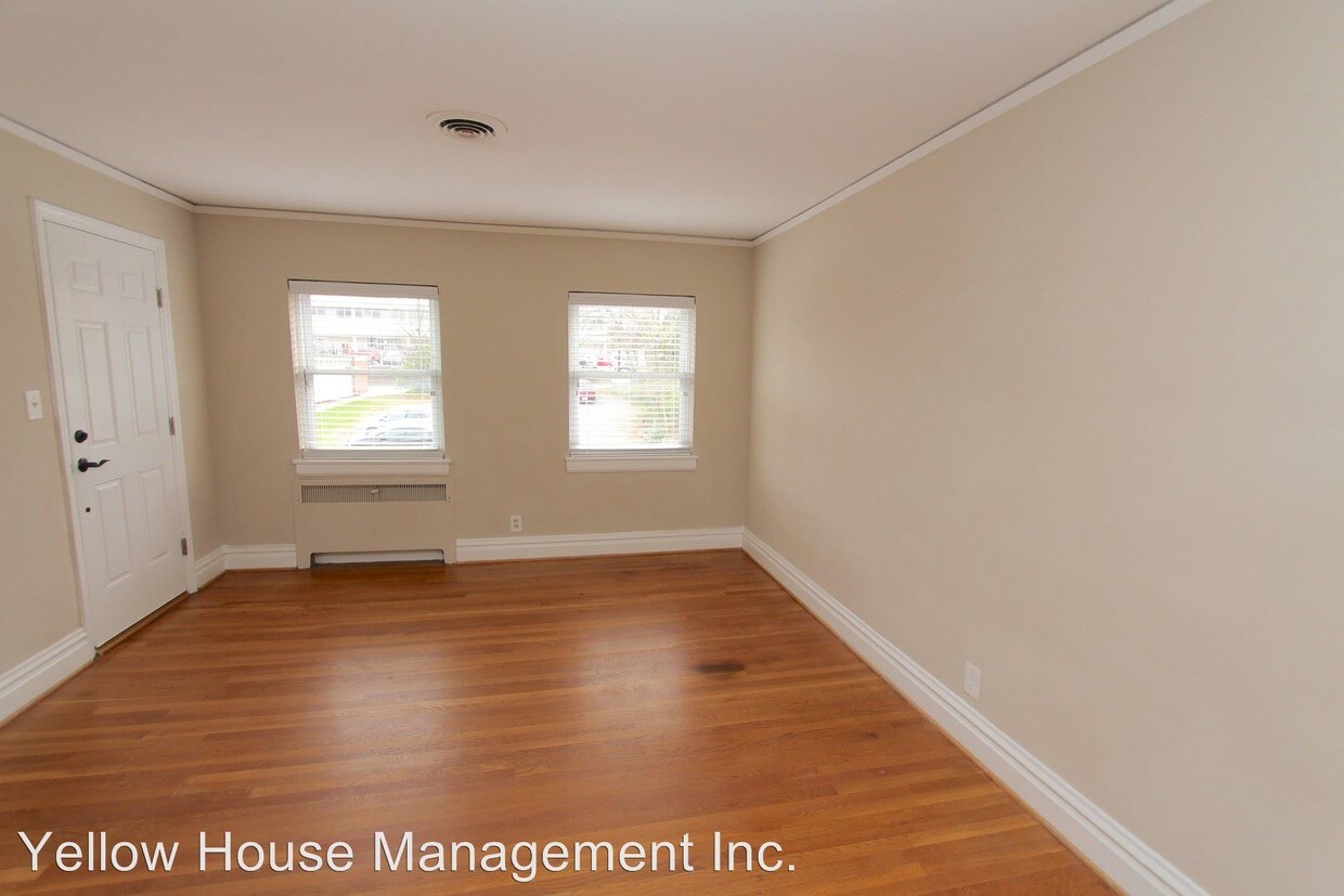 Building Photo - 1108 W Friendly Ave