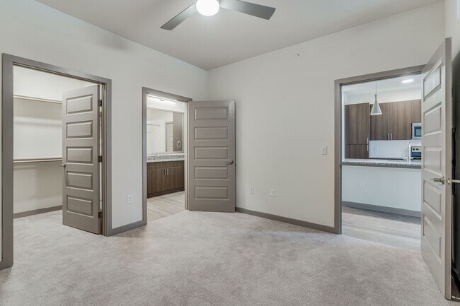 Interior Photo - Rise 120