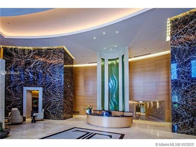 Building Photo - 16001 Collins Ave