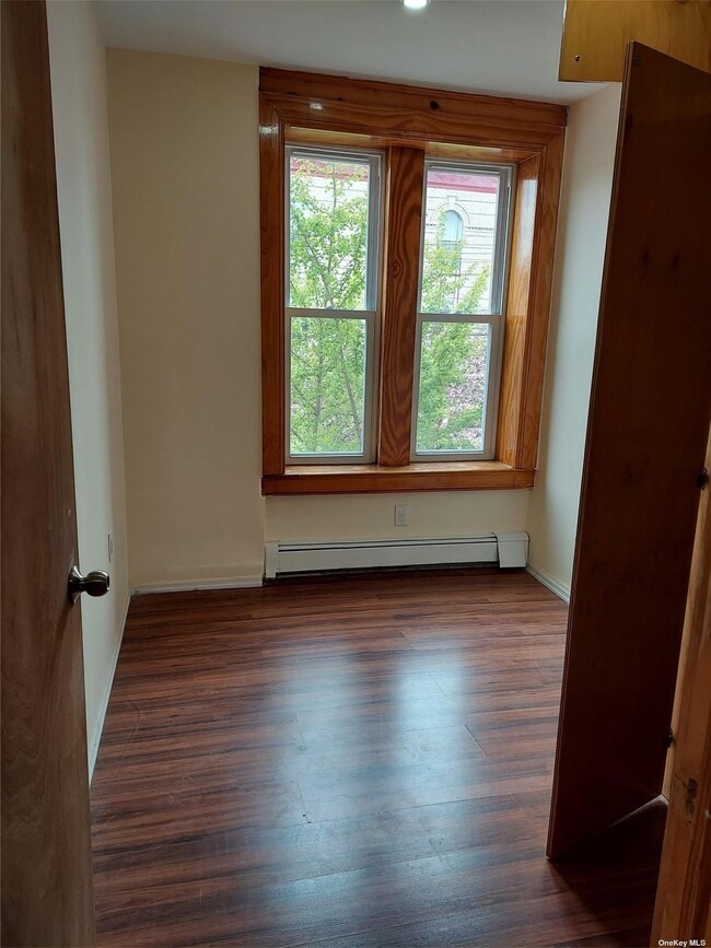 Building Photo - 876 Belmont Ave