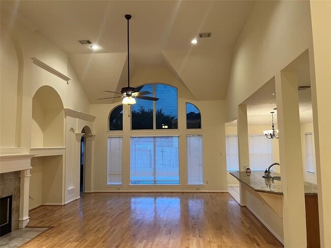 Foto del edificio - 17707 Cypress Laurel St
