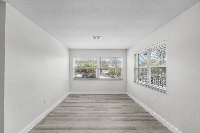 Building Photo - Paradise Palms Portfolio LLC