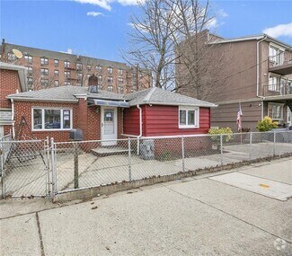 Building Photo - 2823 Ford St
