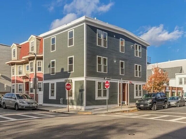 Building Photo - 234 Paris St