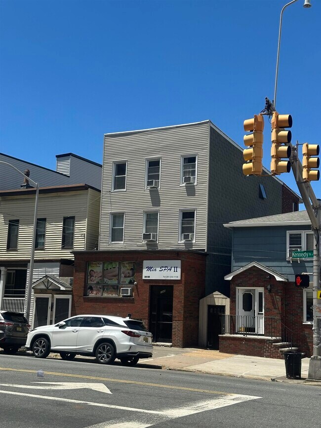 Building Photo - 3049 John F. Kennedy Blvd