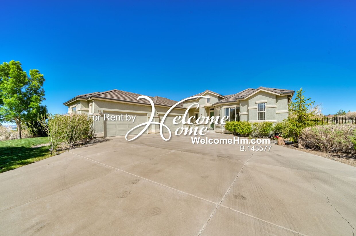 Primary Photo - Updated Southwest Vistas home with Panoram...