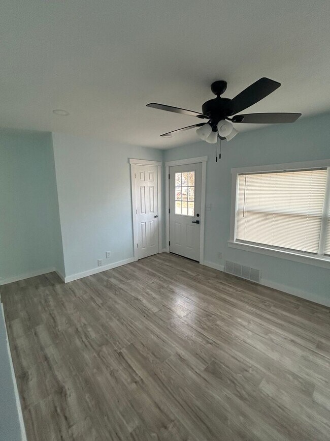 Foto del edificio - 2336 N Estelle Ave