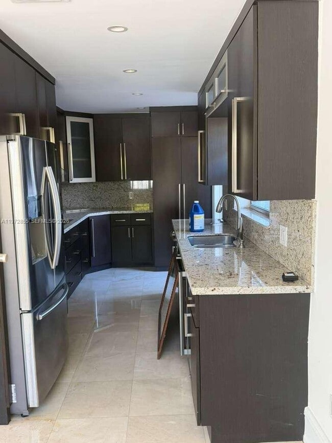 Foto del edificio - 2954 SW 25th Ter