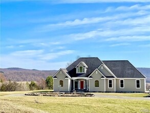 Building Photo - 1018 W State Rd