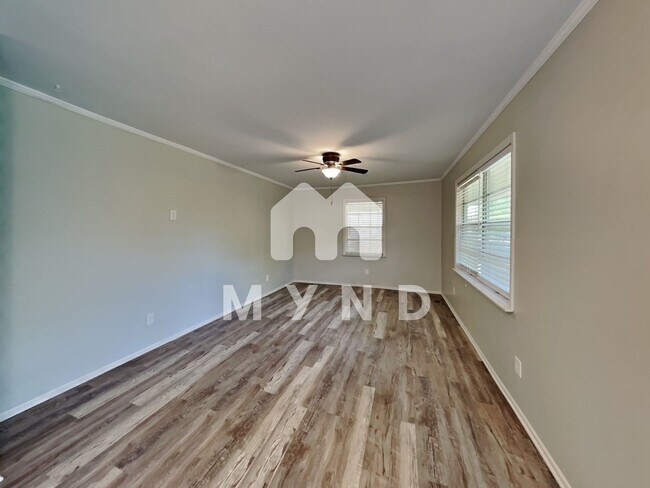 Foto del edificio - 2721 Emerald Ave