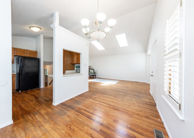 Foto del edificio - 4645 Ramblewood Dr