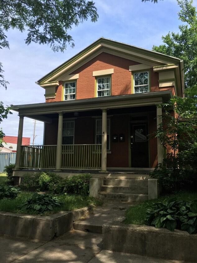 Primary Photo - 23 Alexander St