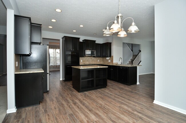 Building Photo - 1215 Colinbrook Cir
