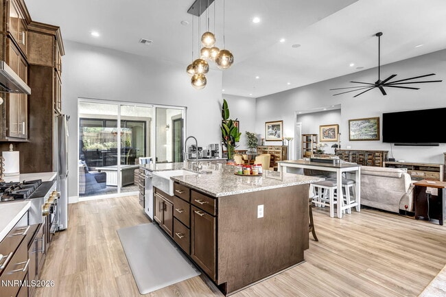 Building Photo - 2958 Saddle Peak Dr