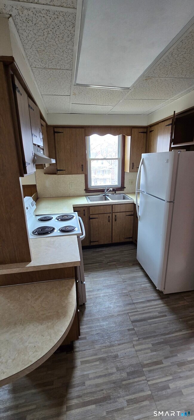 Foto del edificio - 79 Robbins St