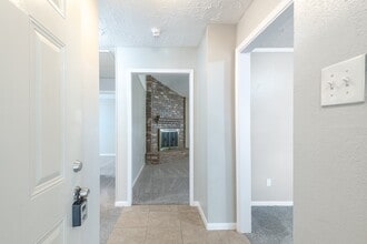 Building Photo - 4611 Wee Lassie Ln