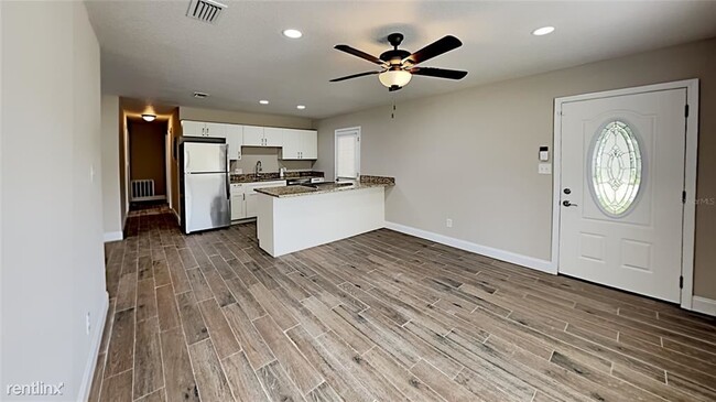 Building Photo - 4 br, 2 bath House - 3624 E CLIFTON STREET