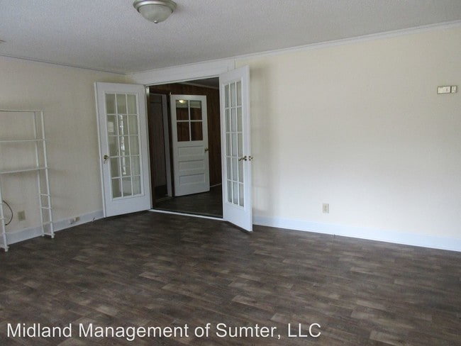 Building Photo - 1045 Lewis Rd