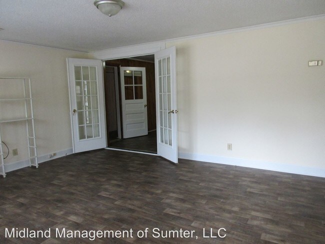 Foto del edificio - 1045 Lewis Rd