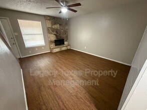 Building Photo - 1610 Sun Valley Dr