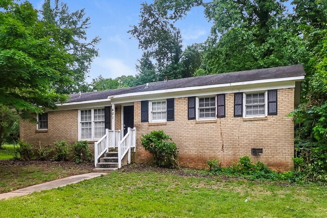 Building Photo - 401 Sleepy Hollow Rd
