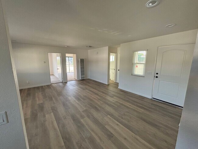 Foto del edificio - 1538 Reed Ave