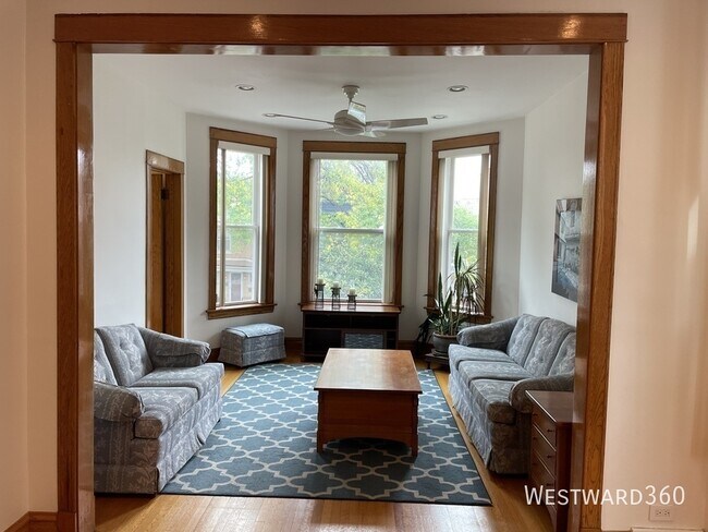 Foto del edificio - 2714 N Albany Ave