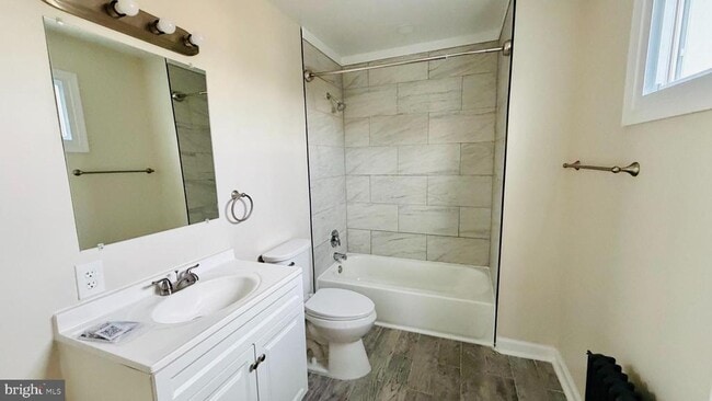 Building Photo - 515 Broadway St