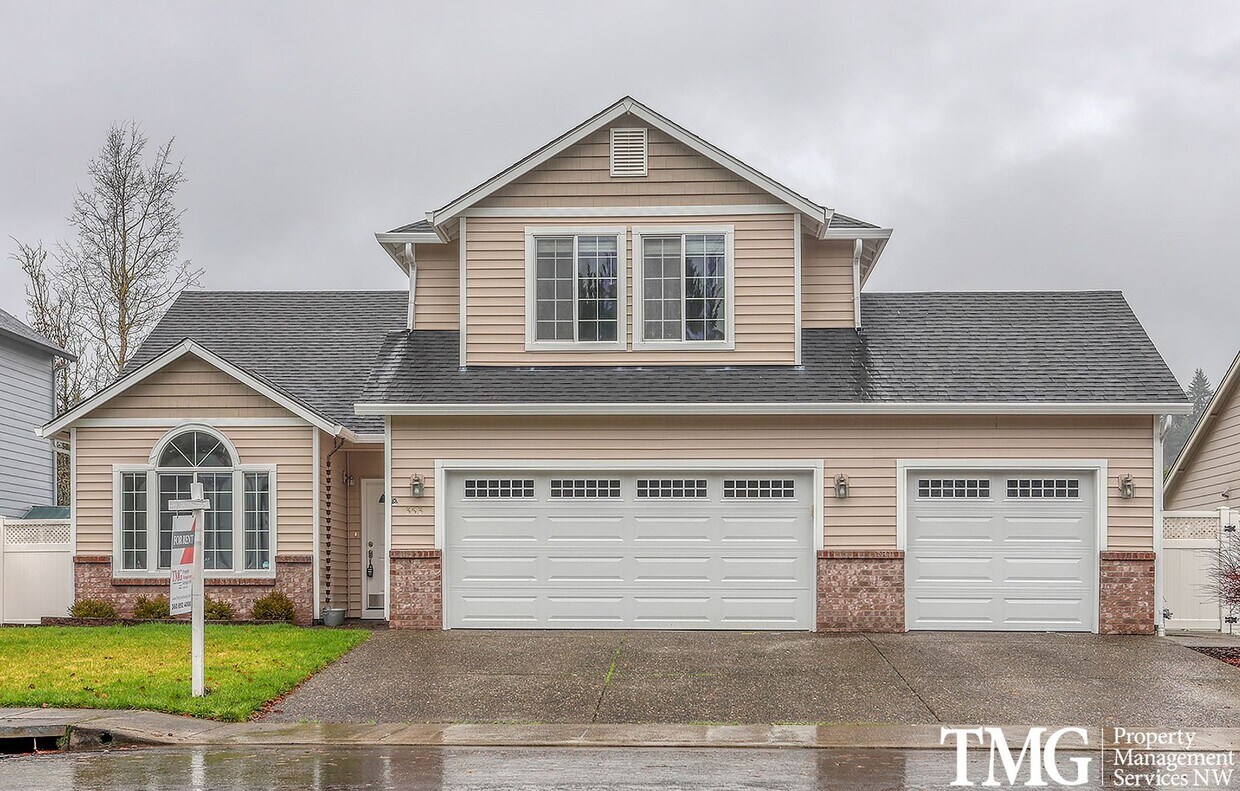 Primary Photo - Wonderful 2 Story home in La Center