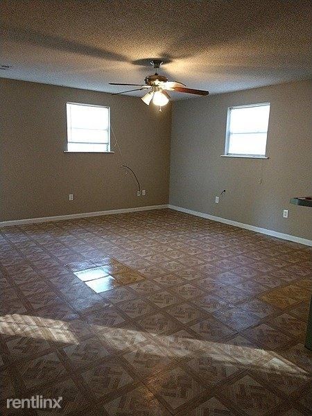 Building Photo - 3 br, 1 bath Apartment - 100 Sharon Avenue