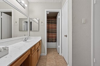 Building Photo - 10555 Turtlewood Ct