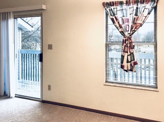Exit to patio - 20 Bradington Plz