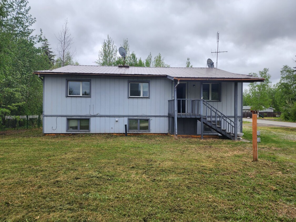 Foto principal - 2440 Tanana Dr