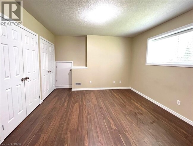 Building Photo - 931 Glasgow St