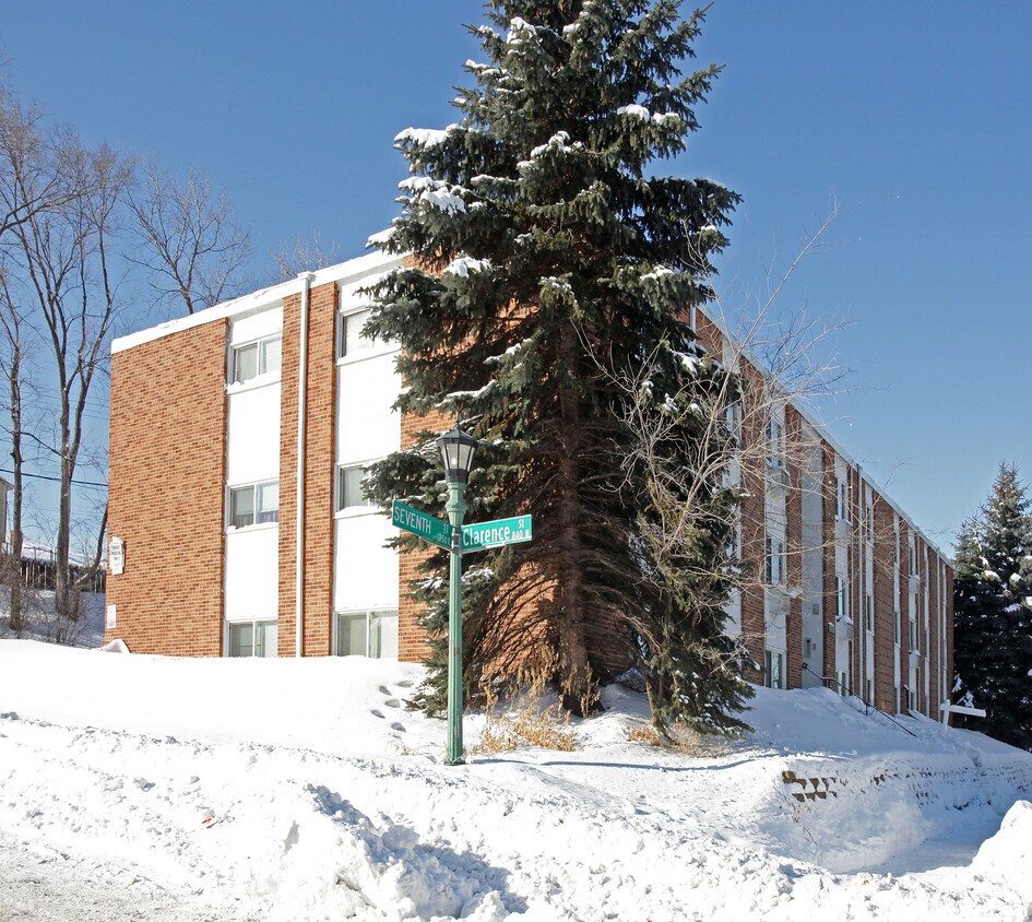 Building Photo - 1338 7th St E