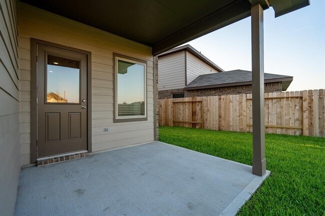 Building Photo - 5502 Pleasant Falls Dr