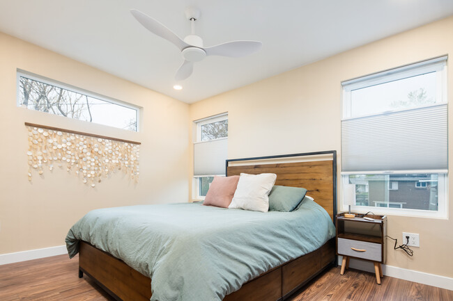 Building Photo - 4877 Beach Ct